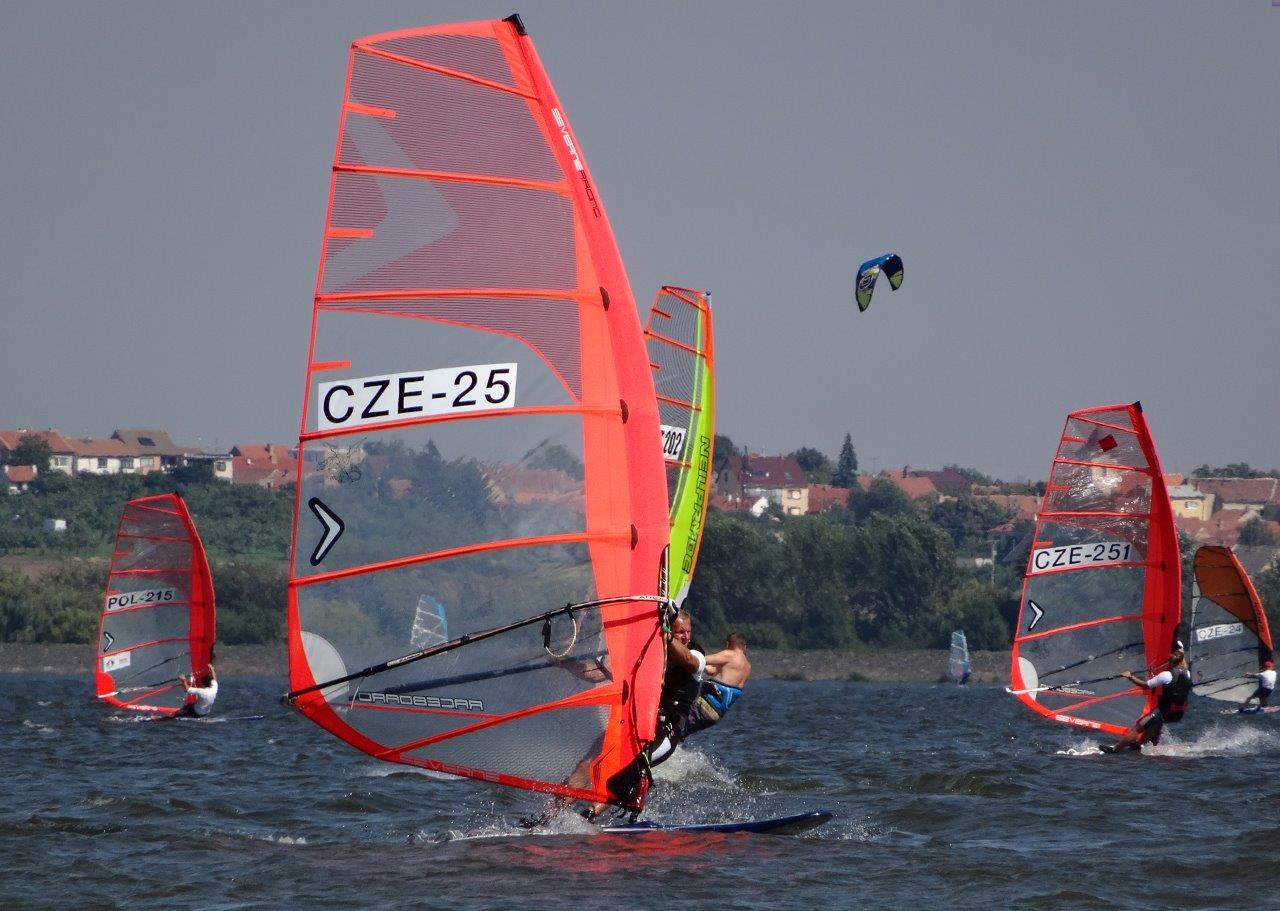 windsurfing